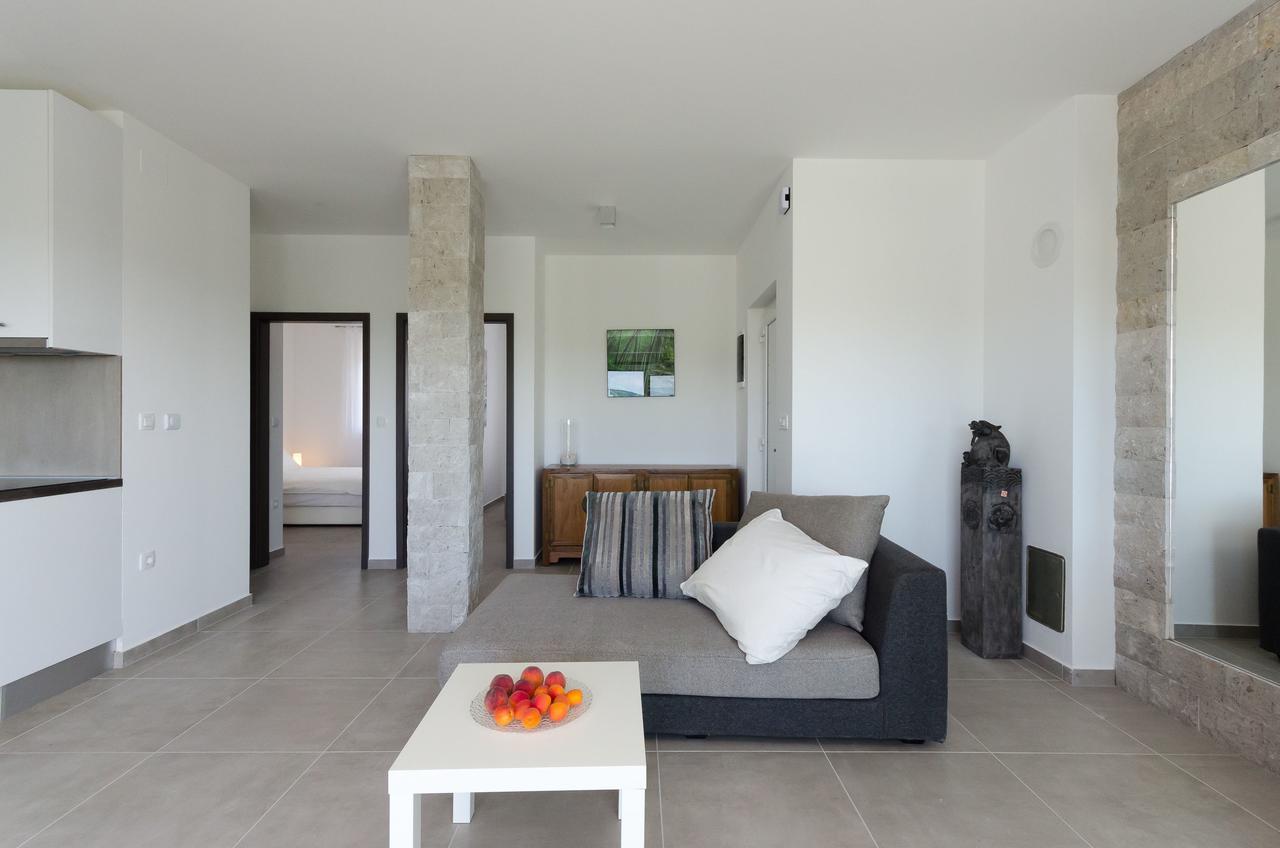 Apartments Residence Romance Pinezići Екстериор снимка