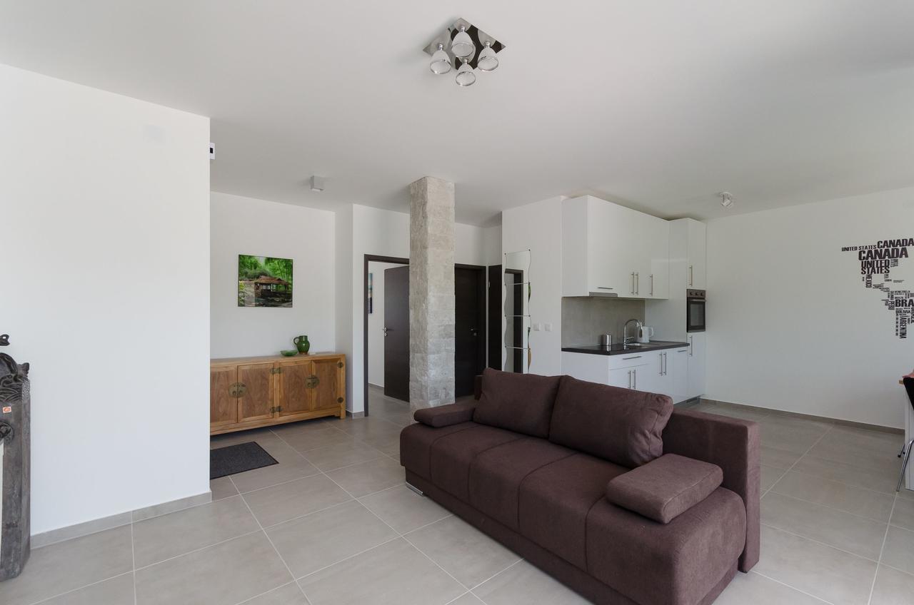 Apartments Residence Romance Pinezići Екстериор снимка