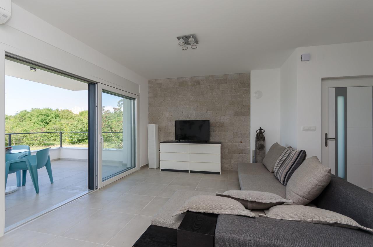 Apartments Residence Romance Pinezići Екстериор снимка