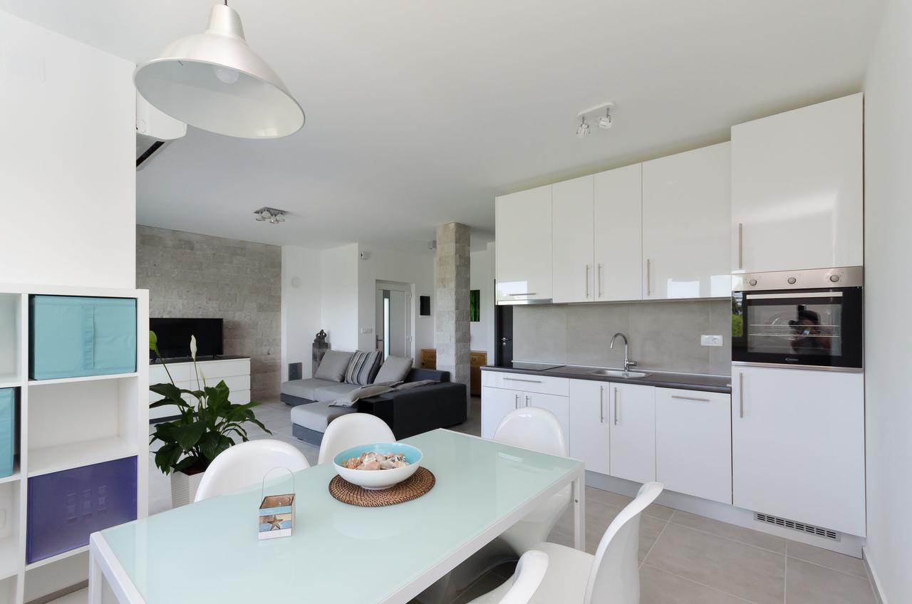 Apartments Residence Romance Pinezići Екстериор снимка