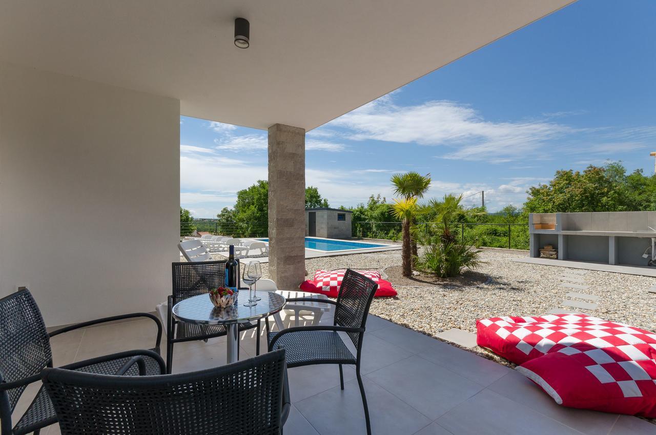 Apartments Residence Romance Pinezići Екстериор снимка