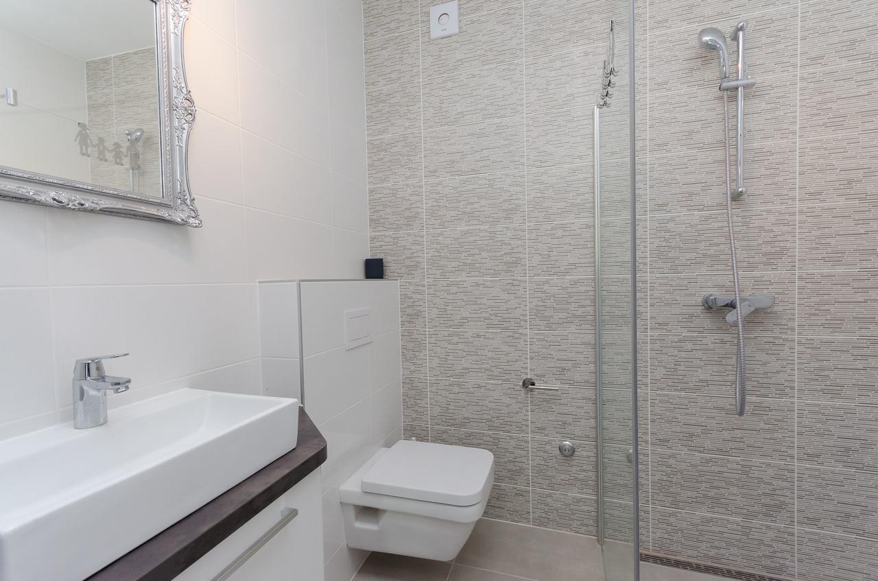 Apartments Residence Romance Pinezići Екстериор снимка