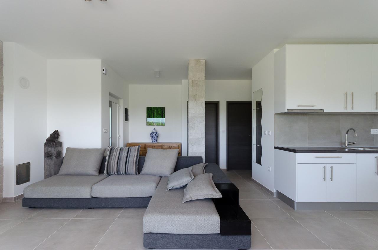Apartments Residence Romance Pinezići Екстериор снимка