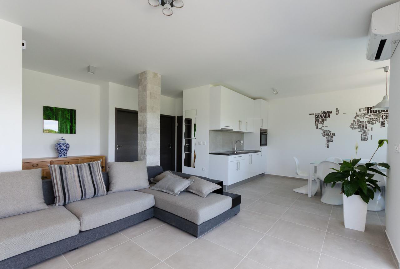 Apartments Residence Romance Pinezići Екстериор снимка