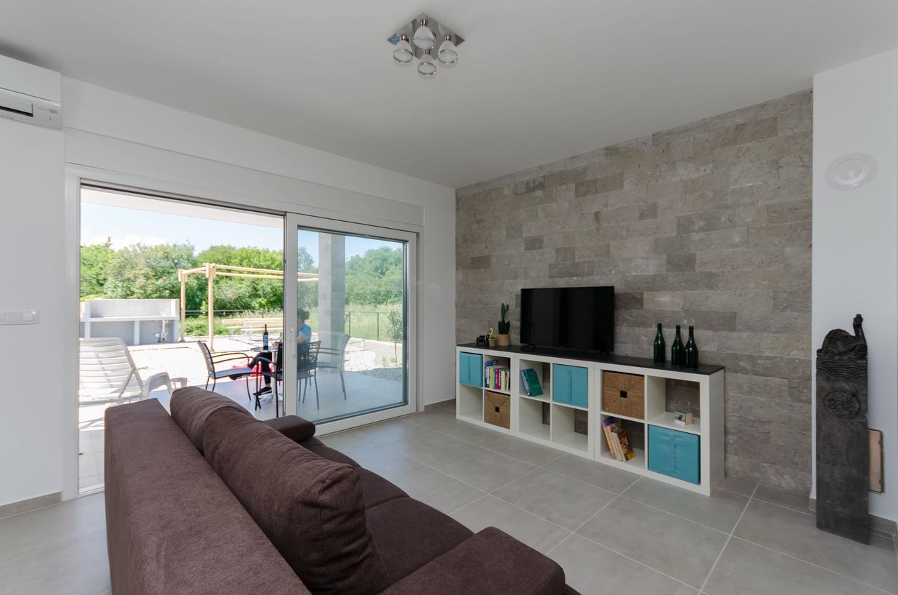 Apartments Residence Romance Pinezići Екстериор снимка