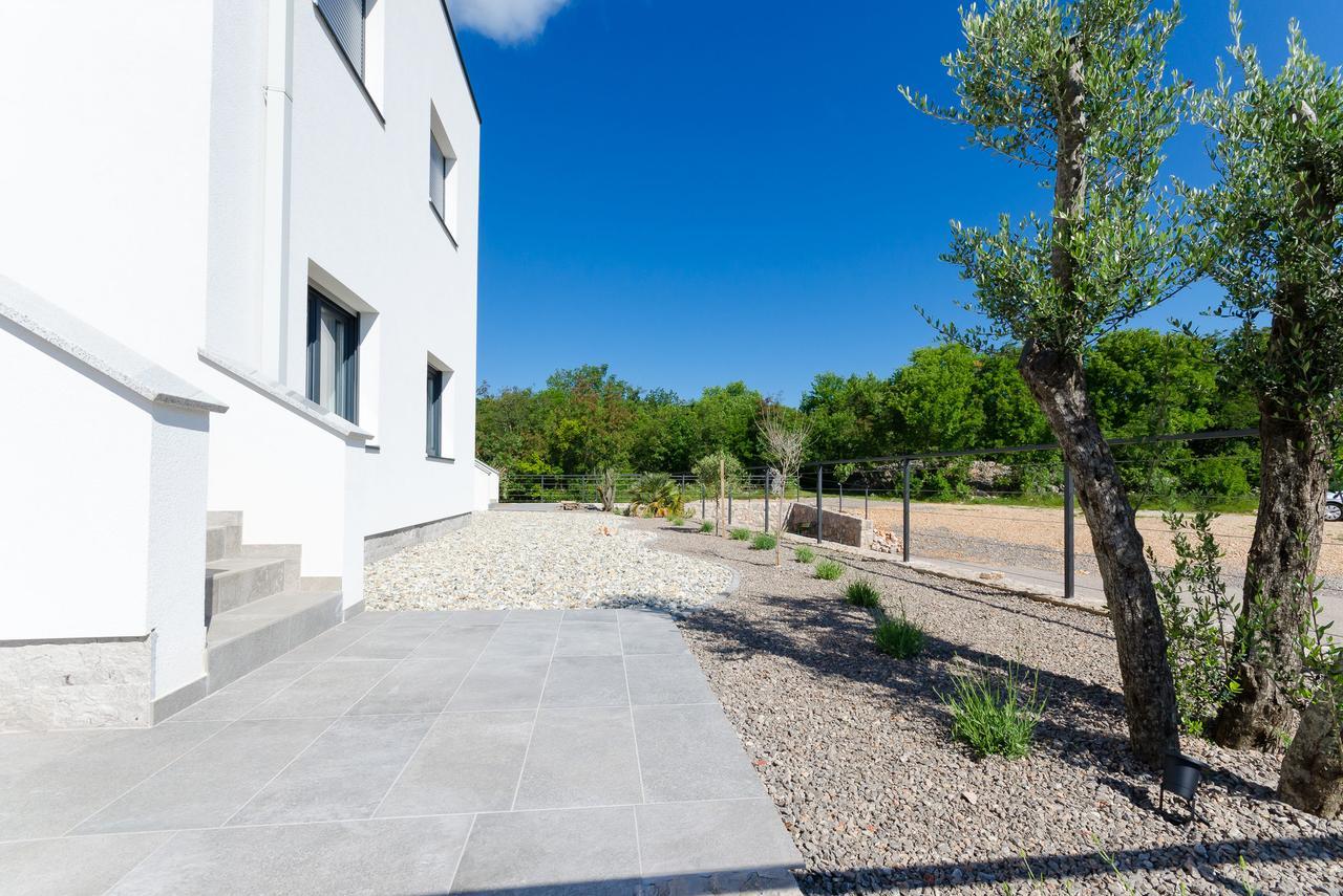 Apartments Residence Romance Pinezići Екстериор снимка