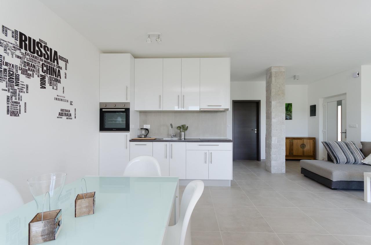 Apartments Residence Romance Pinezići Екстериор снимка