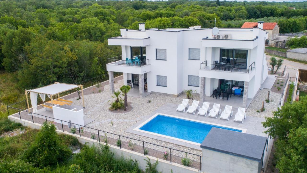 Apartments Residence Romance Pinezići Екстериор снимка